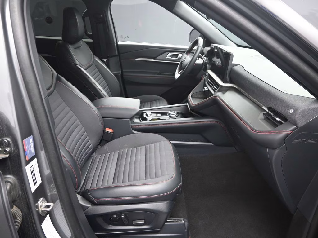 2025 Gray Metallic Ford Explorer ST-Line 4X4 SUV