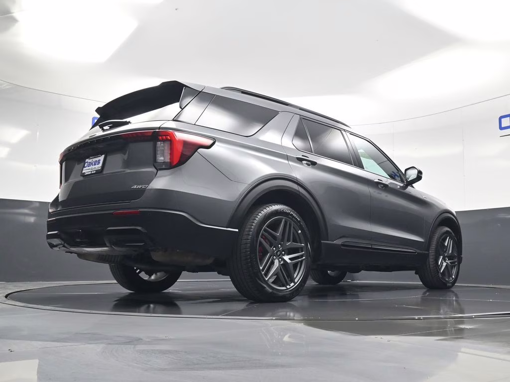 2025 Gray Metallic Ford Explorer ST-Line 4X4 SUV