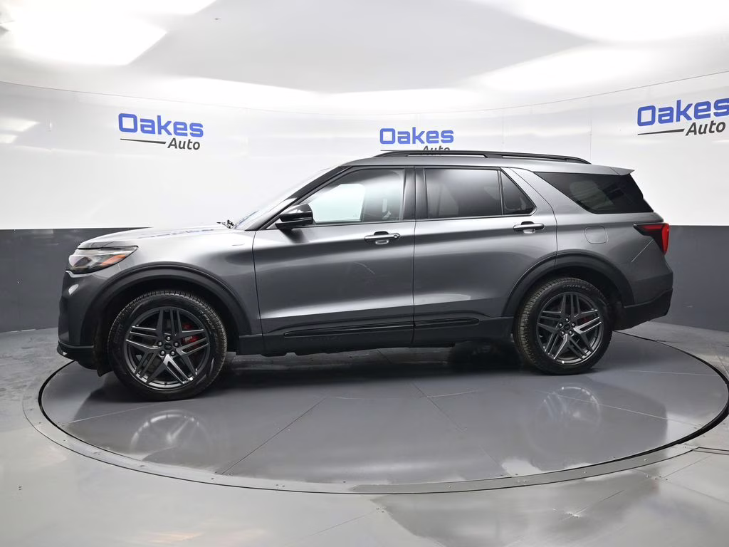 2025 Gray Metallic Ford Explorer ST-Line 4X4 SUV