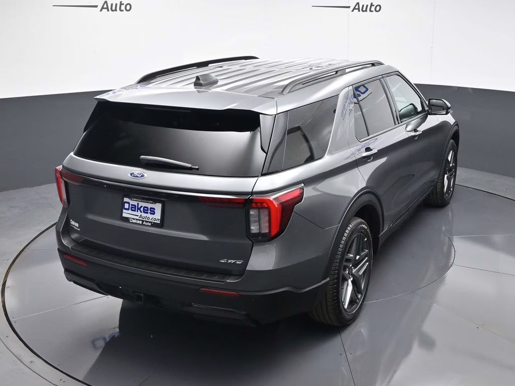 2025 Gray Metallic Ford Explorer ST-Line 4X4 SUV