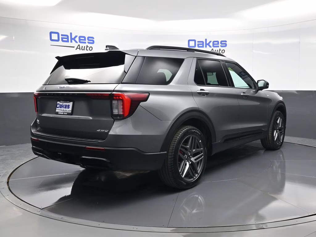 2025 Gray Metallic Ford Explorer ST-Line 4X4 SUV