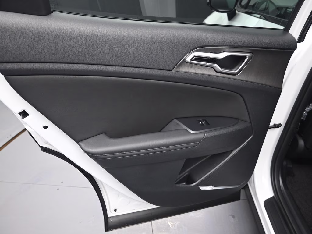 2026 Glacial White Pearl Kia Sportage X-Line AWD SUV