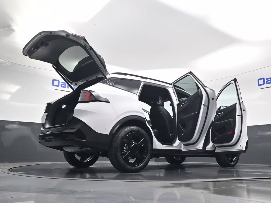 2026 Glacial White Pearl Kia Sportage X-Line AWD SUV