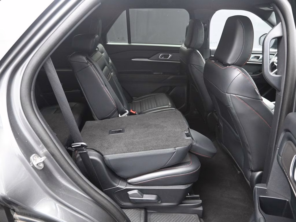 2025 Gray Metallic Ford Explorer ST-Line 4X4 SUV