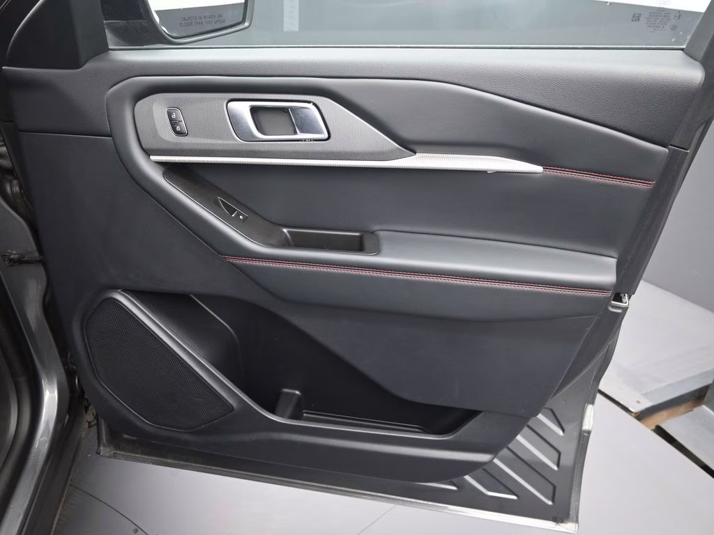 2025 Gray Metallic Ford Explorer ST-Line 4X4 SUV