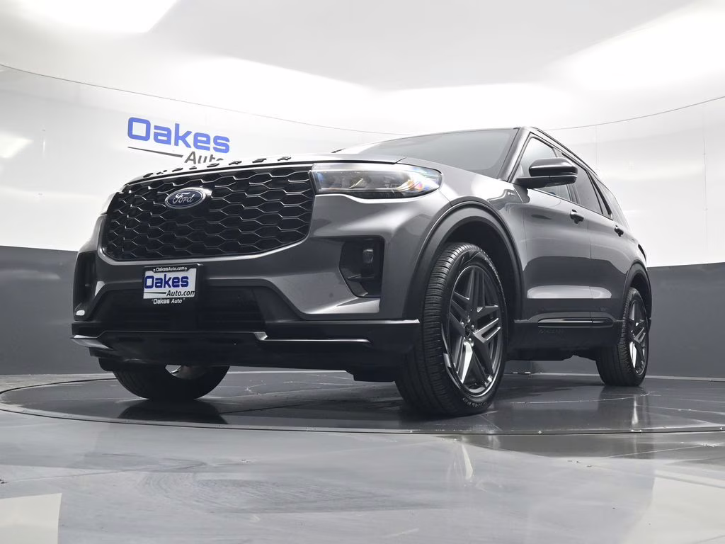 2025 Gray Metallic Ford Explorer ST-Line 4X4 SUV