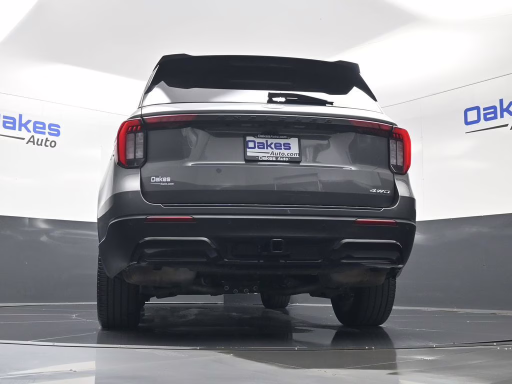 2025 Gray Metallic Ford Explorer ST-Line 4X4 SUV