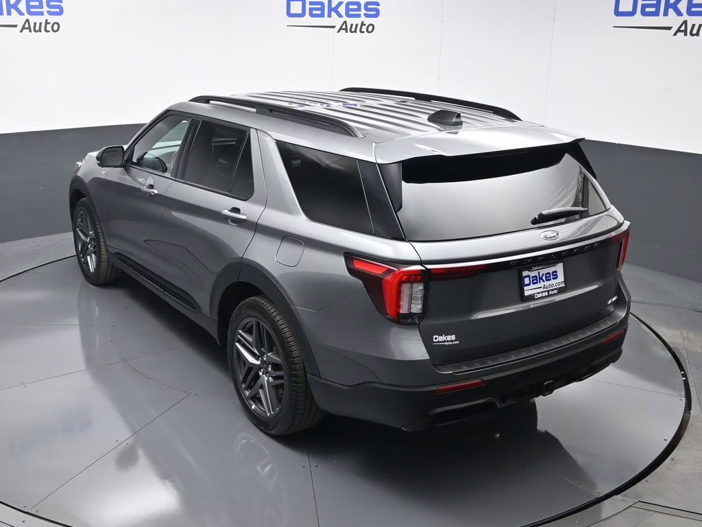 2025 Gray Metallic Ford Explorer ST-Line 4X4 SUV