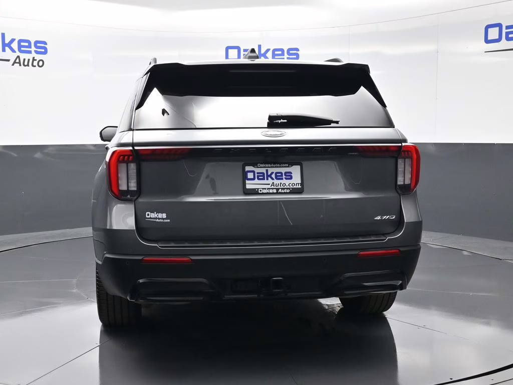 2025 Gray Metallic Ford Explorer ST-Line 4X4 SUV
