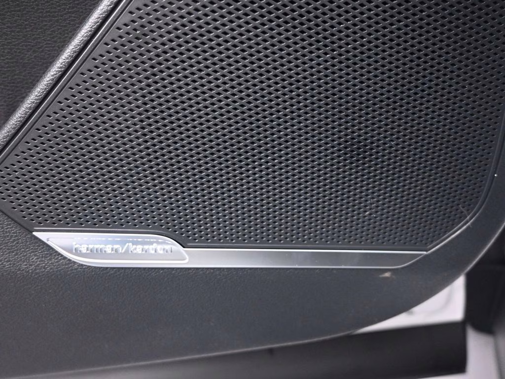 2026 Glacial White Pearl Kia Sportage X-Line AWD SUV