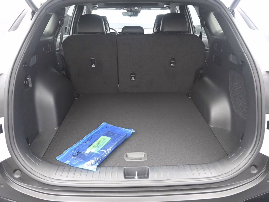 2026 Glacial White Pearl Kia Sportage X-Line AWD SUV