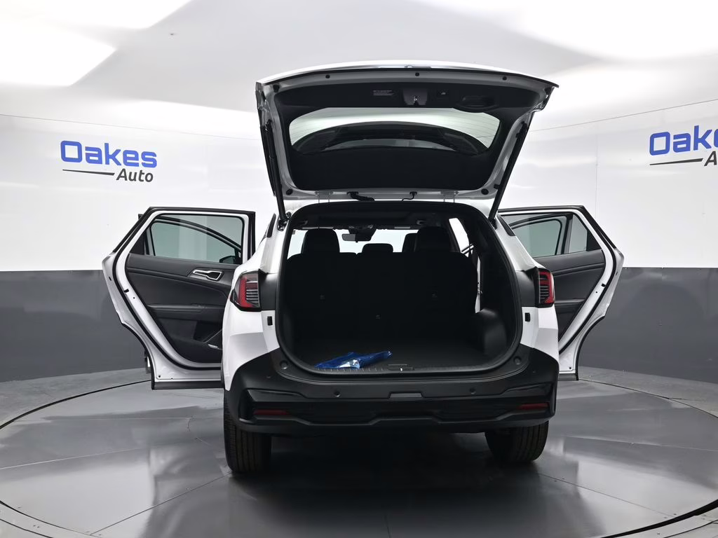 2026 Glacial White Pearl Kia Sportage X-Line AWD SUV