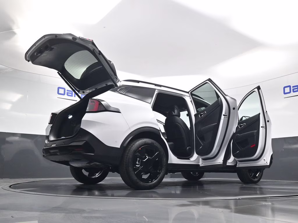 2026 Glacial White Pearl Kia Sportage X-Line AWD SUV