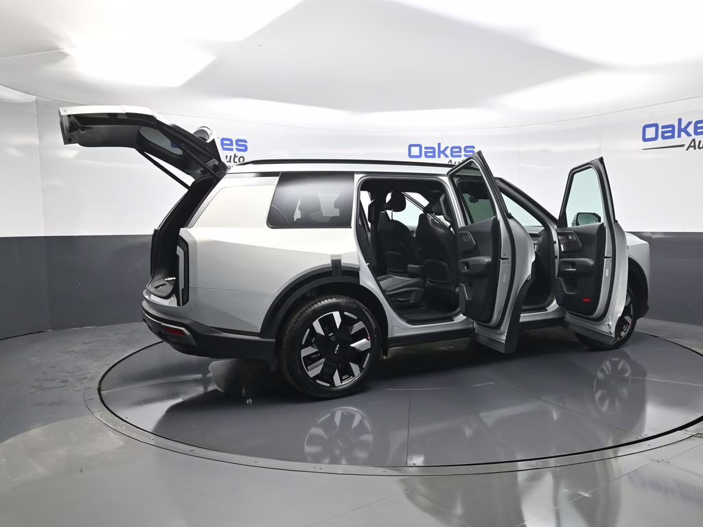 2027 Ivory Silver Kia Telluride S AWD SUV