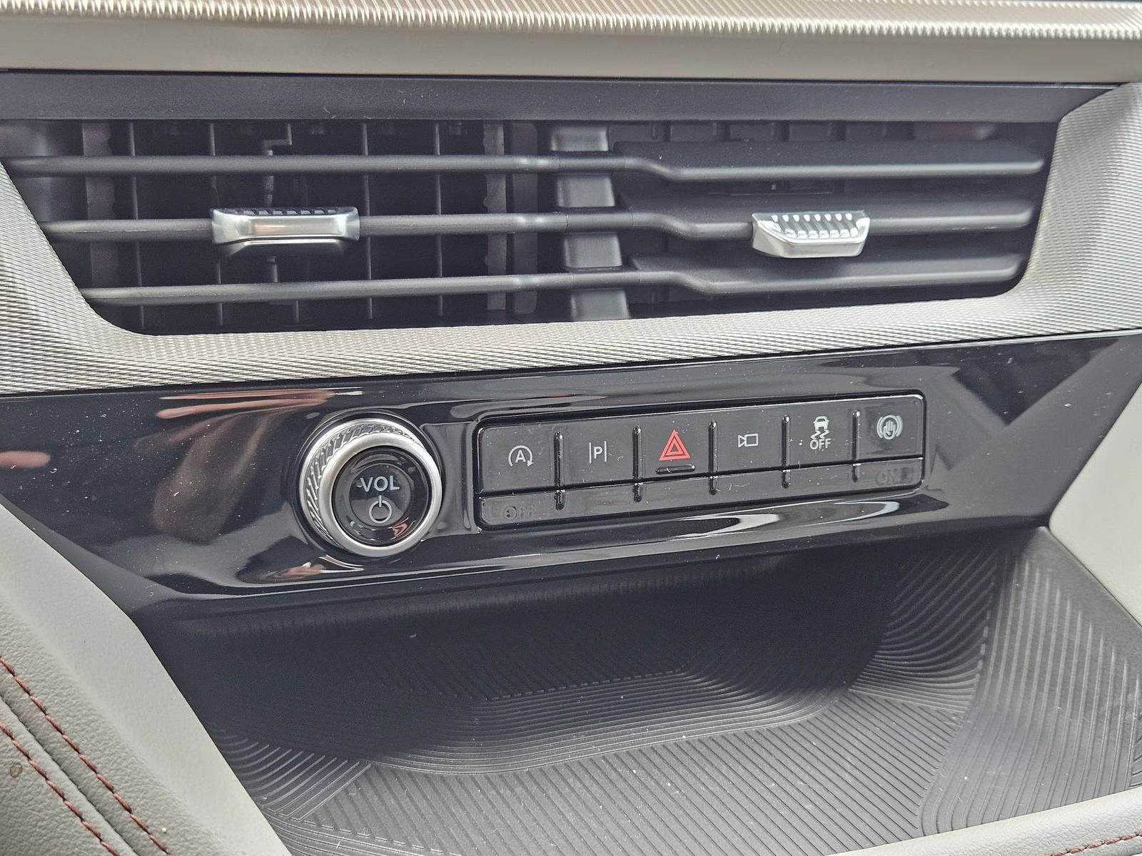 2026 White Metallic Ford Explorer Active RWD SUV