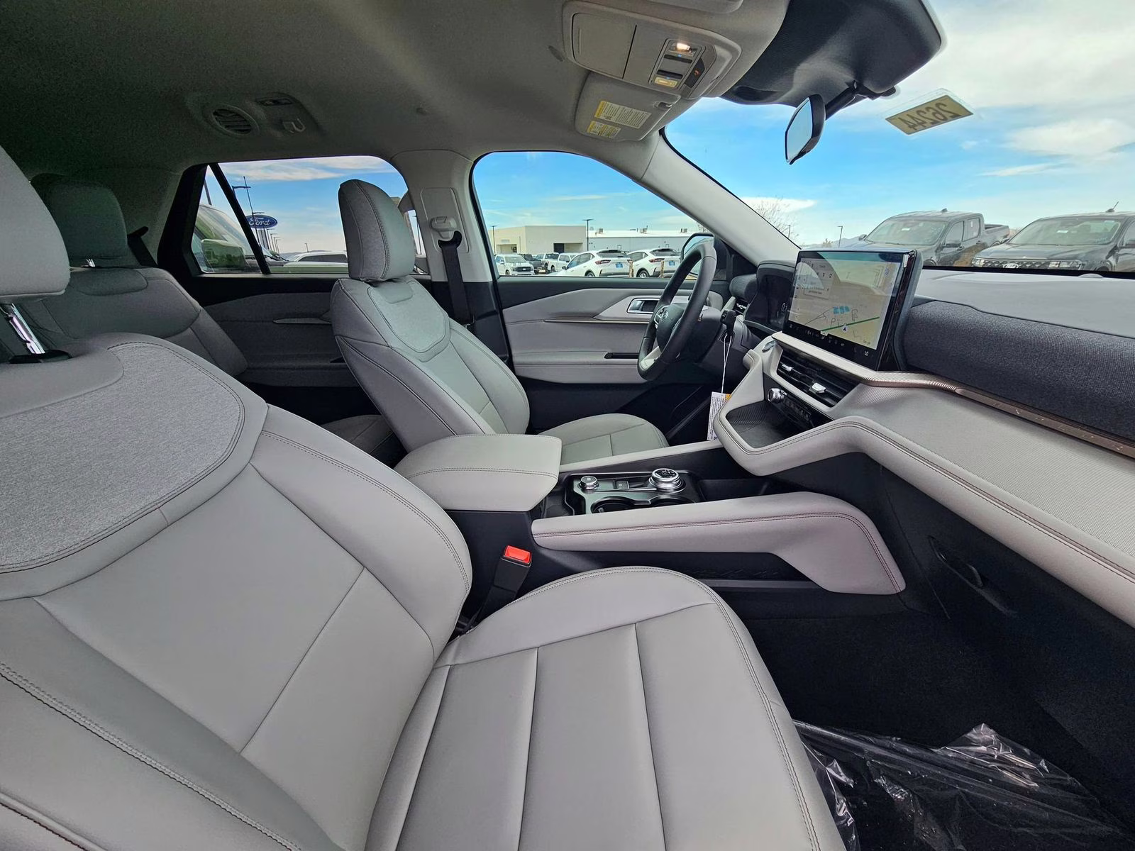 2026 White Metallic Ford Explorer Active RWD SUV