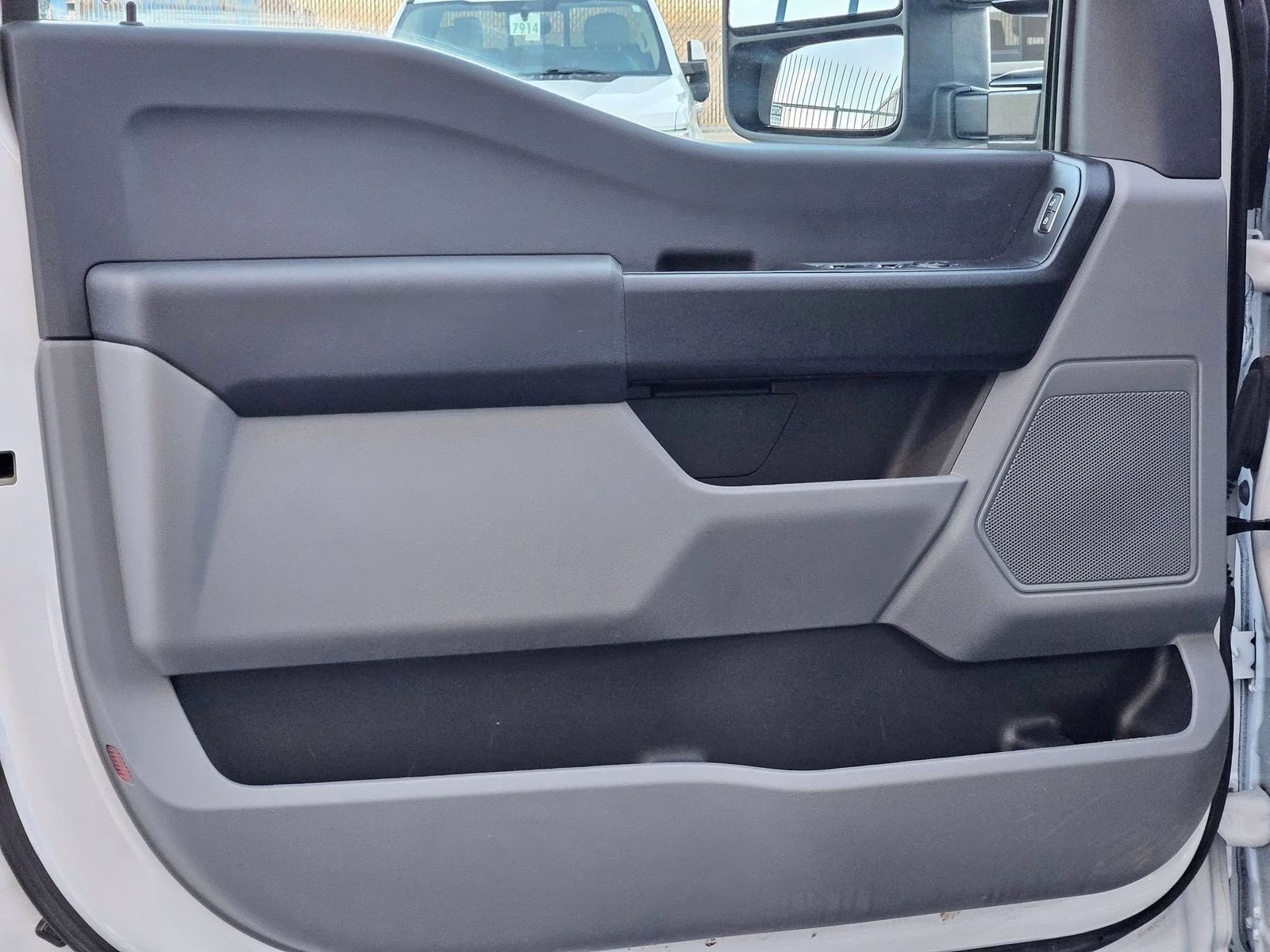 2025 Oxford White Ford Super Duty F-350 SRW XL 4X4 Truck