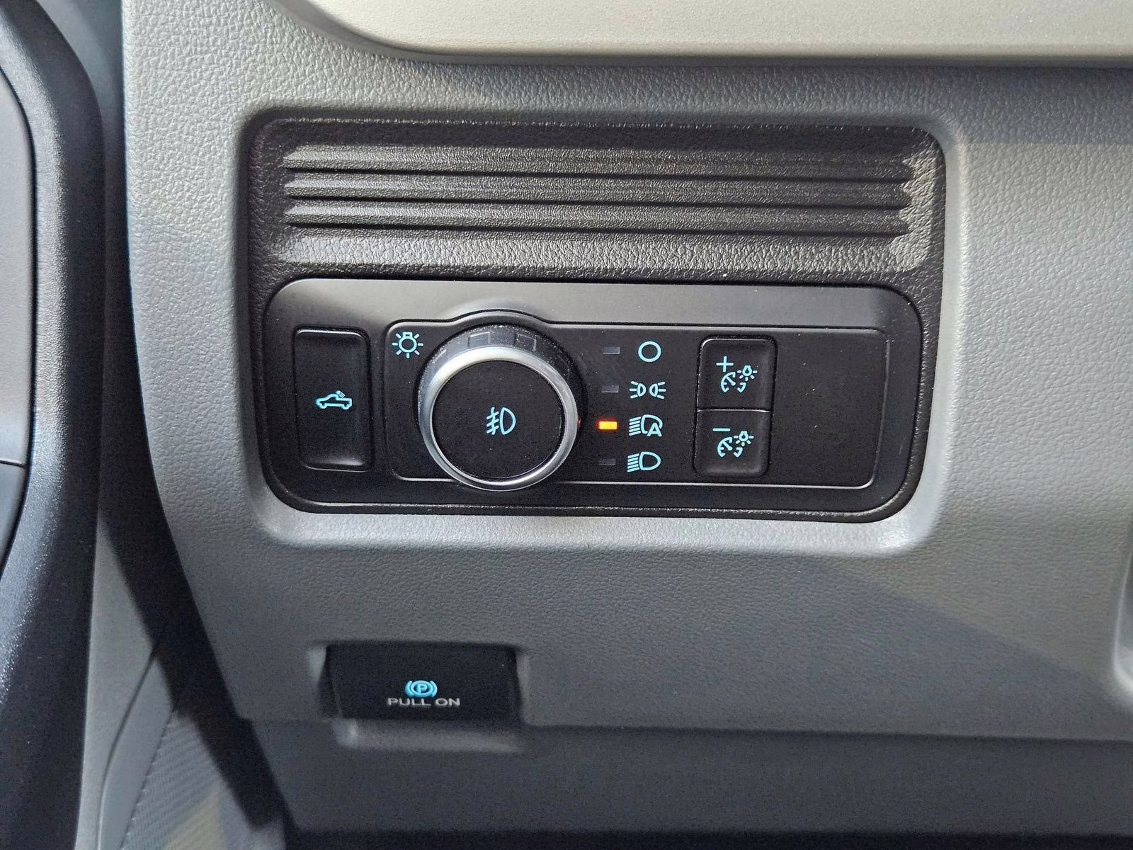 2025 Oxford White Ford Super Duty F-350 SRW XL 4X4 Truck