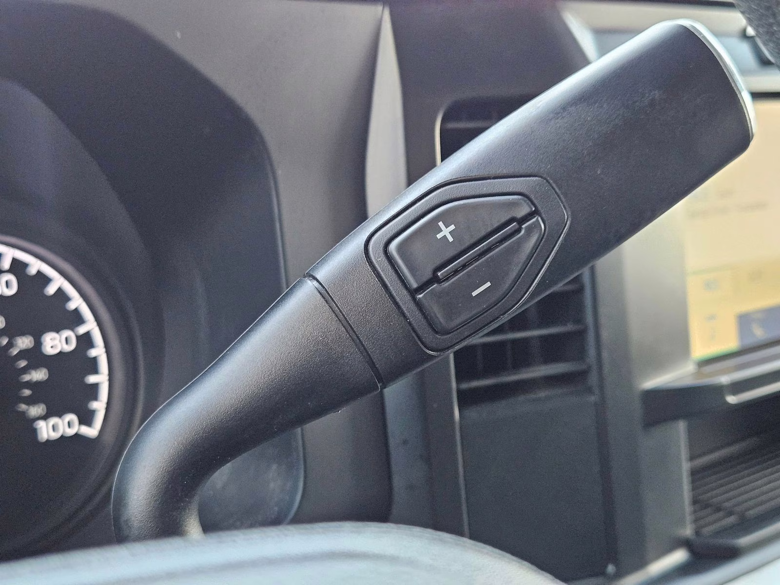 2025 Oxford White Ford Super Duty F-350 SRW XL 4X4 Truck