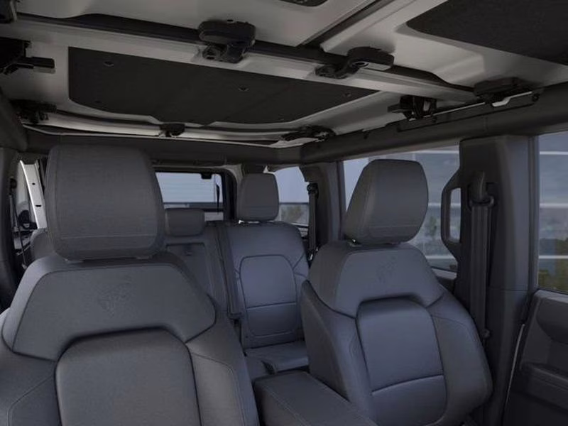 2026 Oxford White Ford Bronco Badlands 4X4 SUV