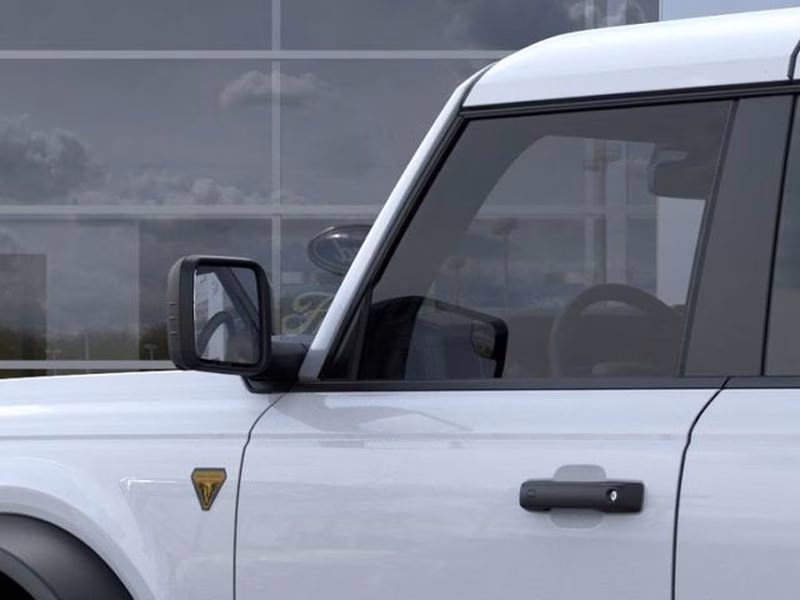2026 Oxford White Ford Bronco Badlands 4X4 SUV