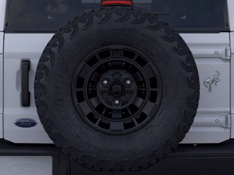 2026 Oxford White Ford Bronco Badlands 4X4 SUV