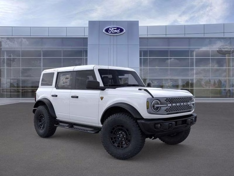 2026 Oxford White Ford Bronco Badlands 4X4 SUV