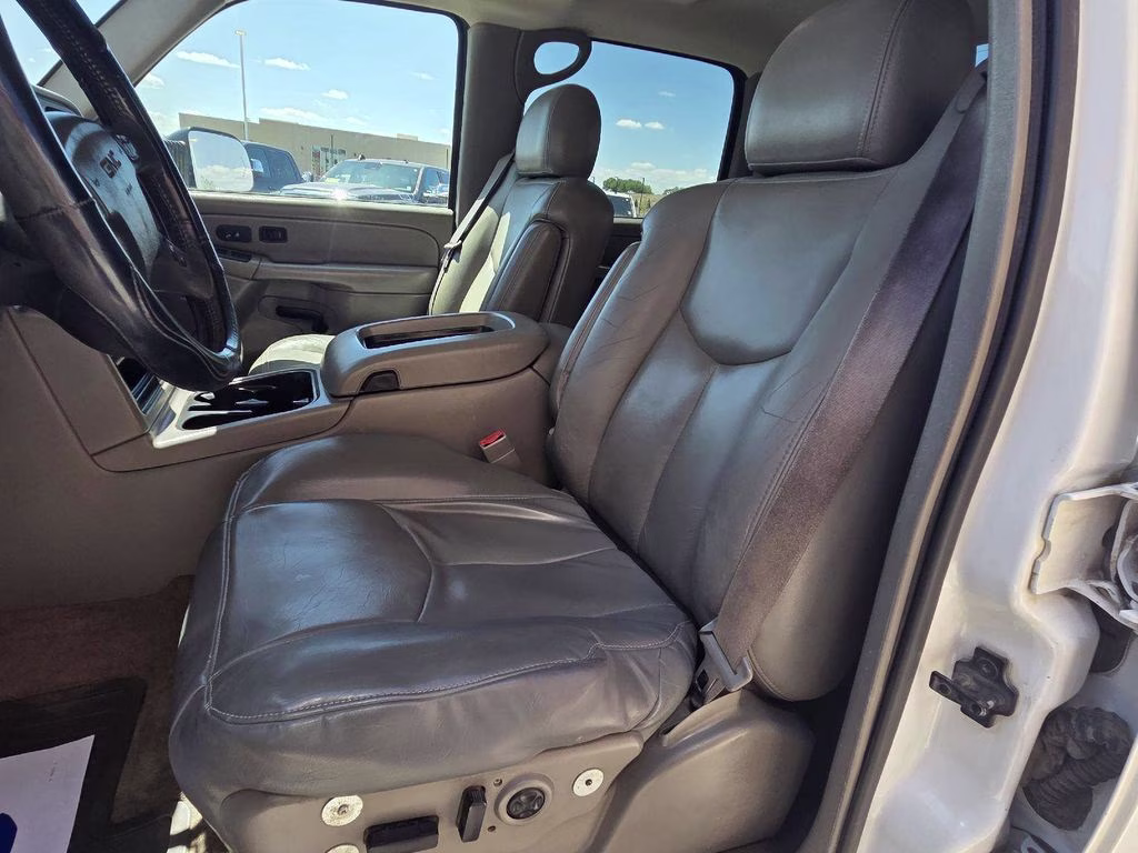 2004 Olympic White GMC Sierra 3500 SLT 4X4 Truck