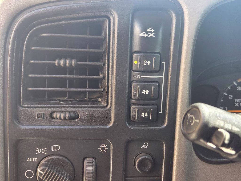 2004 Olympic White GMC Sierra 3500 SLT 4X4 Truck
