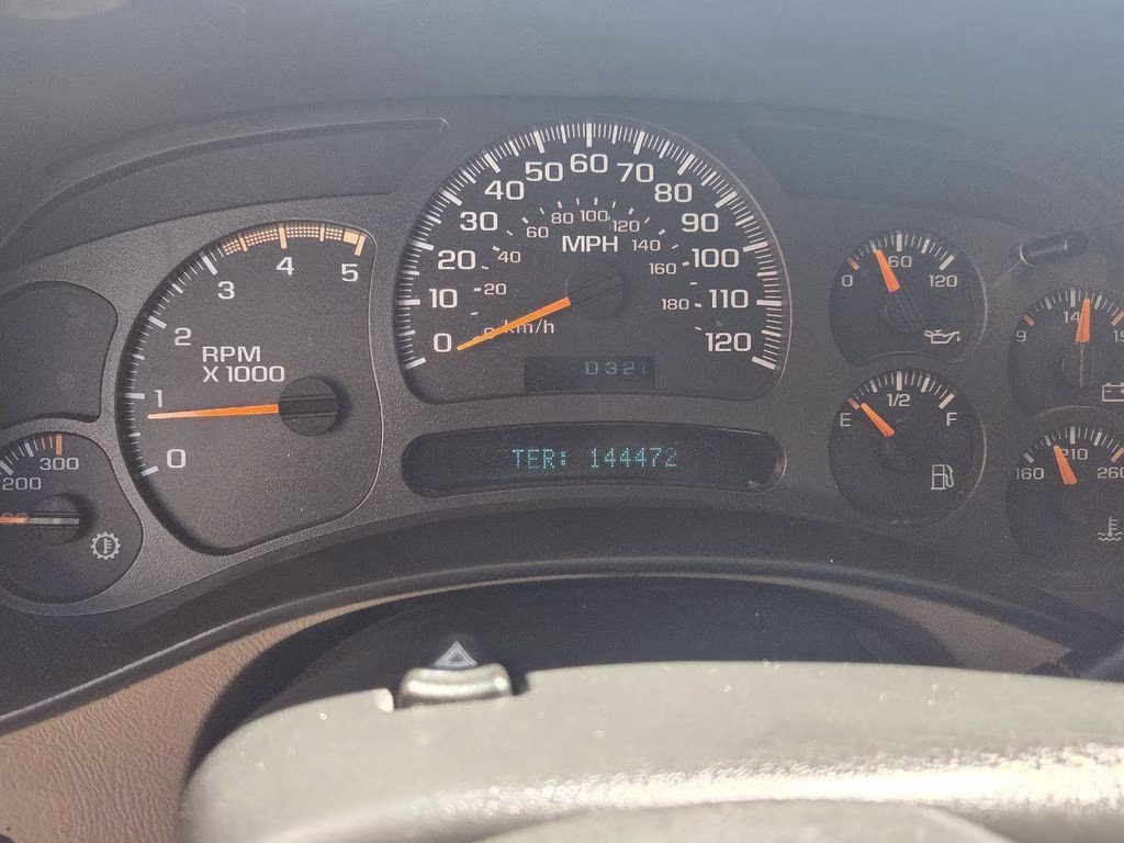 2004 Olympic White GMC Sierra 3500 SLT 4X4 Truck