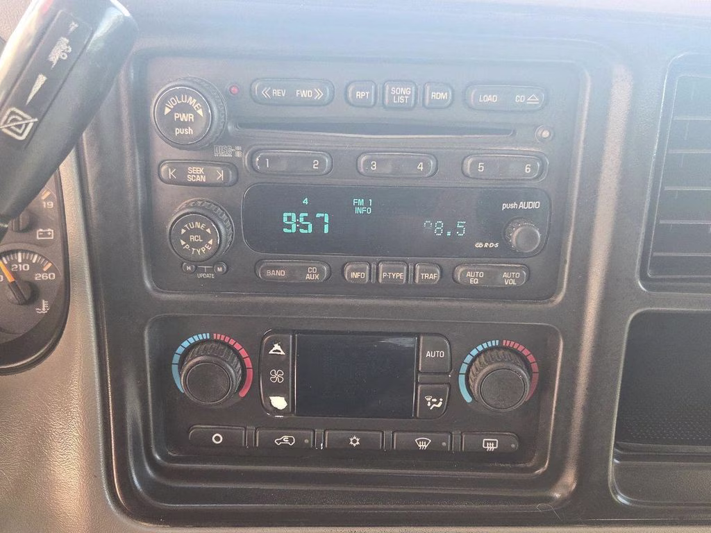 2004 Olympic White GMC Sierra 3500 SLT 4X4 Truck