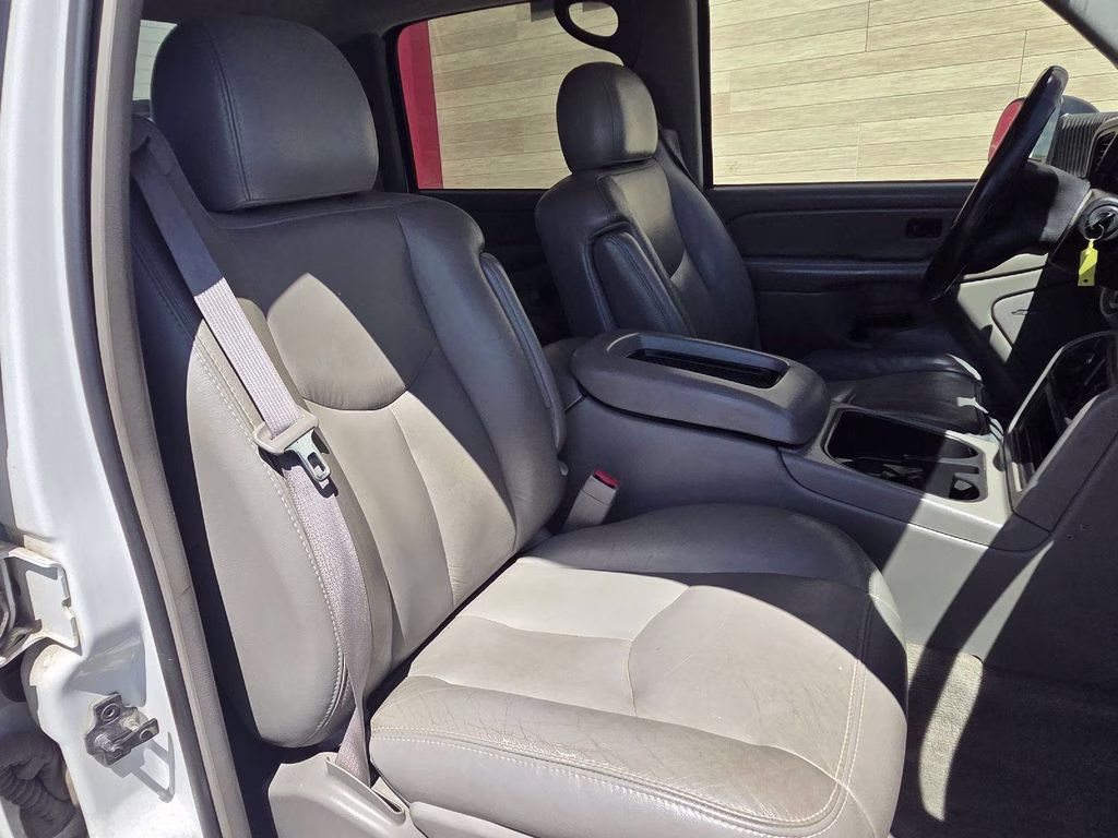 2004 Olympic White GMC Sierra 3500 SLT 4X4 Truck