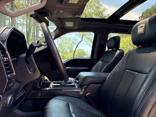 2020 Black Metallic Ford Super Duty F-250 SRW Lariat 4X4 Truck