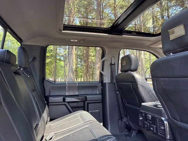 2020 Black Metallic Ford Super Duty F-250 SRW Lariat 4X4 Truck