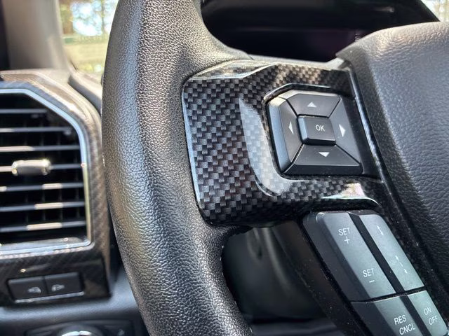 2020 Black Metallic Ford Super Duty F-250 SRW Lariat 4X4 Truck