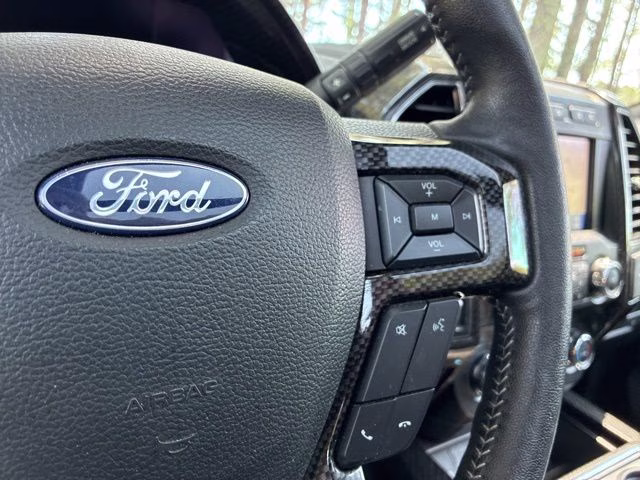 2020 Black Metallic Ford Super Duty F-250 SRW Lariat 4X4 Truck