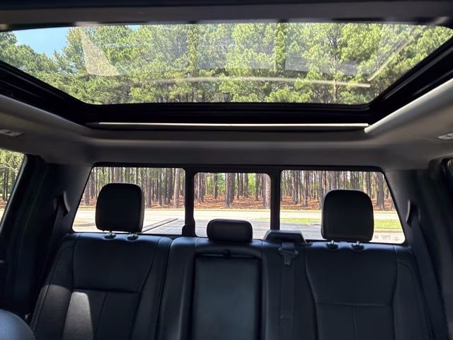 2020 Black Metallic Ford Super Duty F-250 SRW Lariat 4X4 Truck