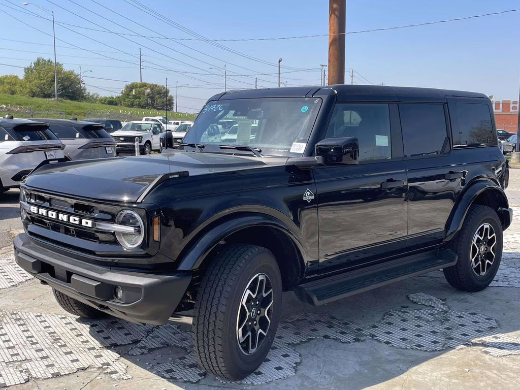 2026 Shadow Black Ford Bronco Outer Banks 4X4 SUV