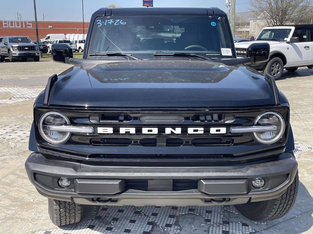 2026 Shadow Black Ford Bronco Outer Banks 4X4 SUV