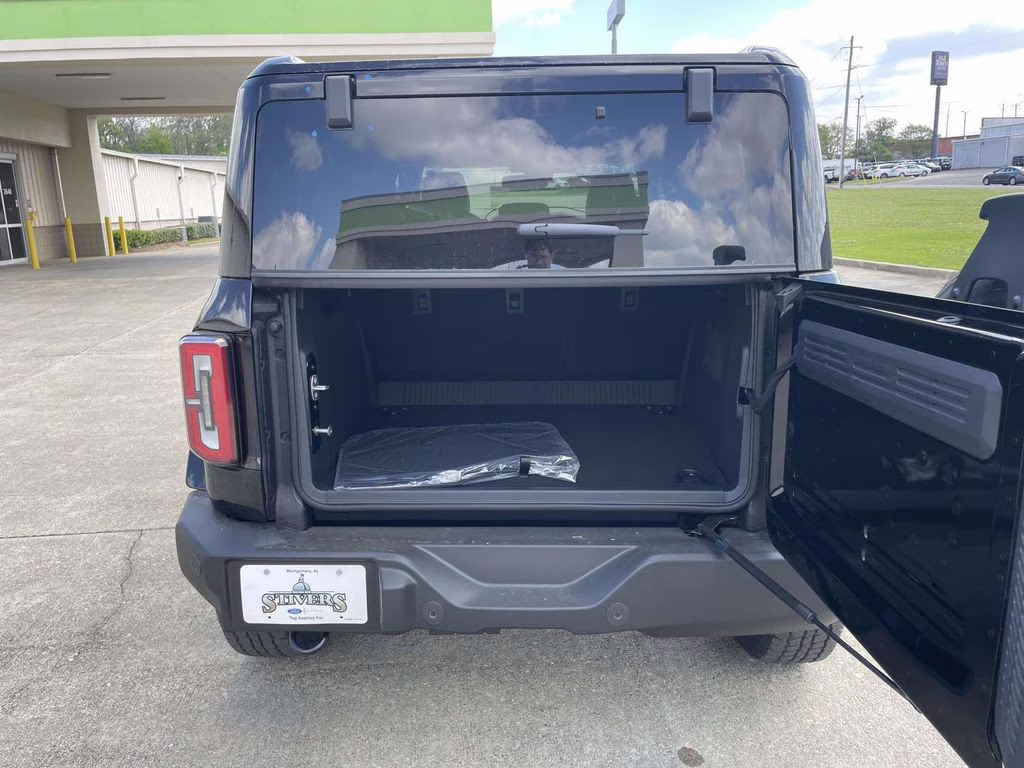 2026 Shadow Black Ford Bronco Outer Banks 4X4 SUV