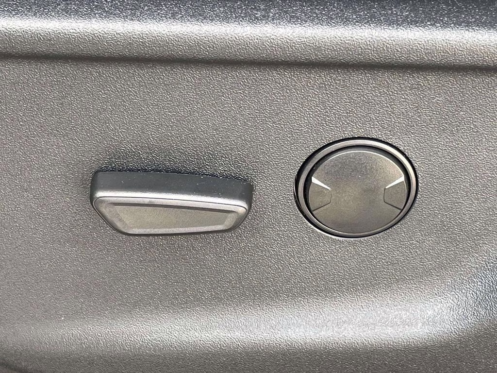 2026 Oxford White Ford Super Duty F-250 SRW XLT 4X4 Truck