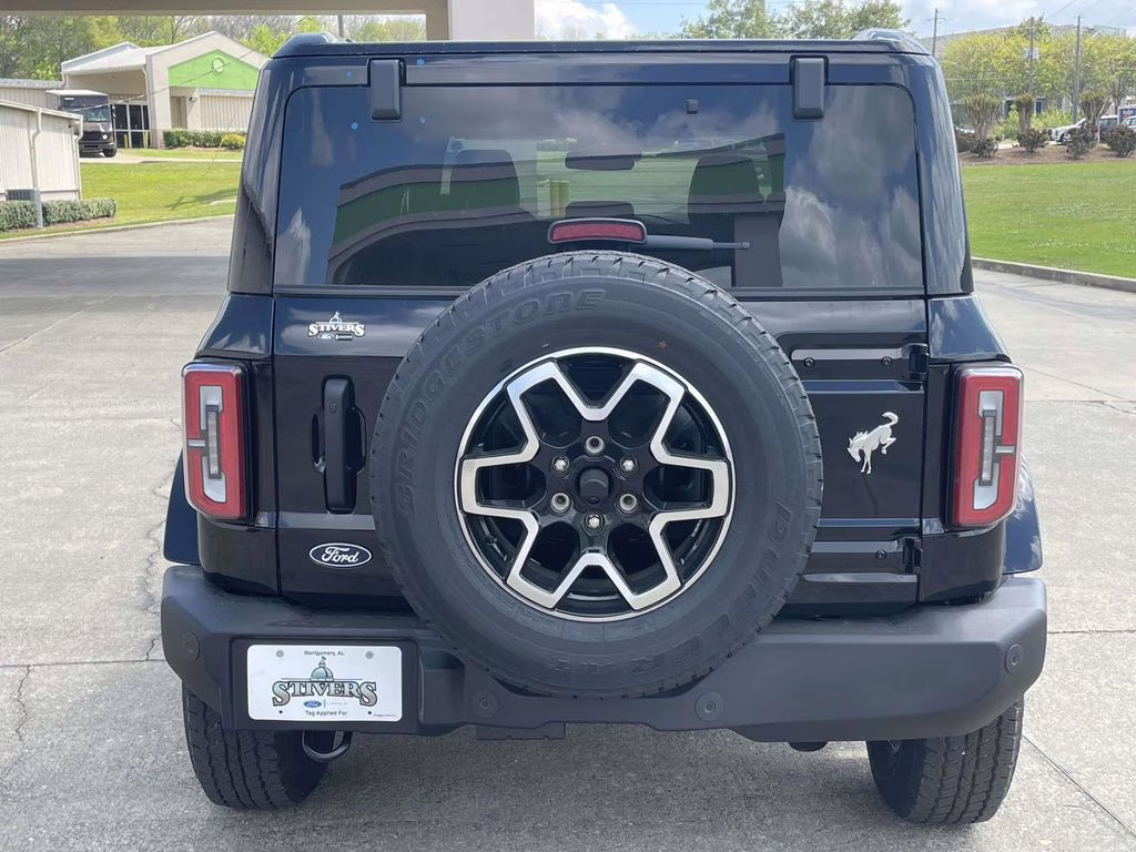2026 Shadow Black Ford Bronco Outer Banks 4X4 SUV