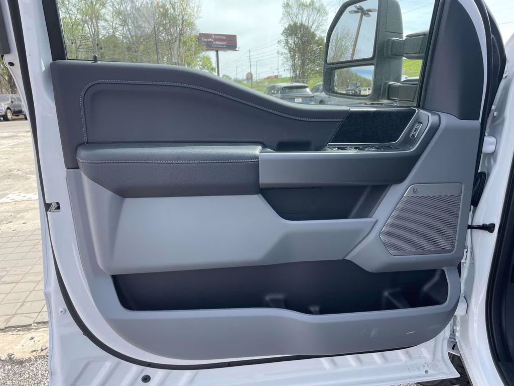2026 Oxford White Ford Super Duty F-250 SRW XLT 4X4 Truck