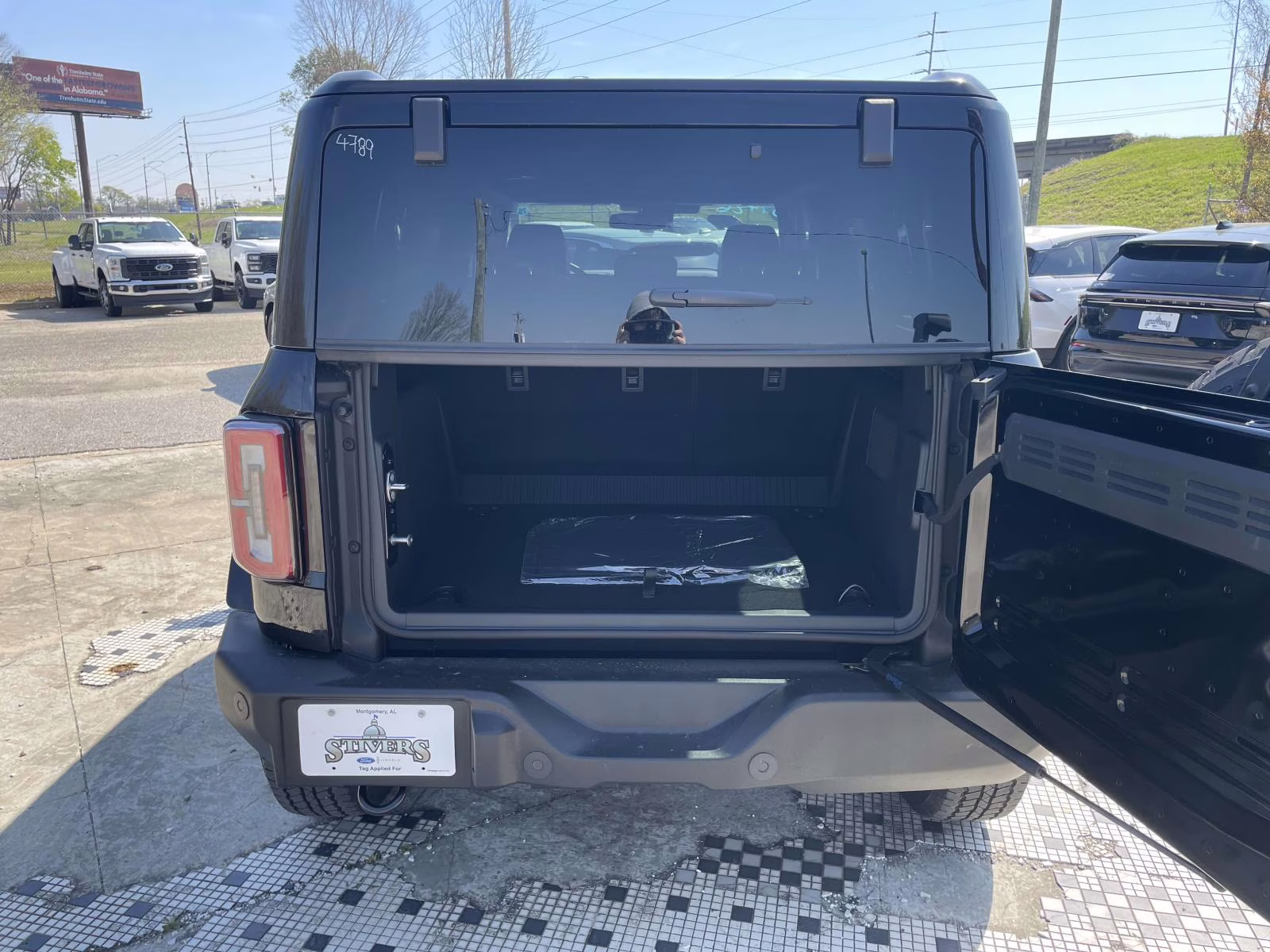 2026 Shadow Black Ford Bronco Outer Banks 4X4 SUV