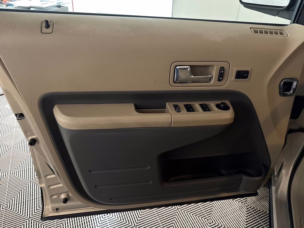 2007 Creme Brulee Clearcoat Ford Edge SEL FWD SUV