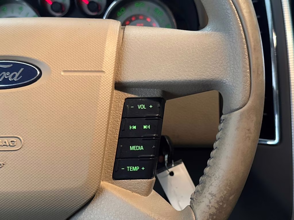 2007 Creme Brulee Clearcoat Ford Edge SEL FWD SUV