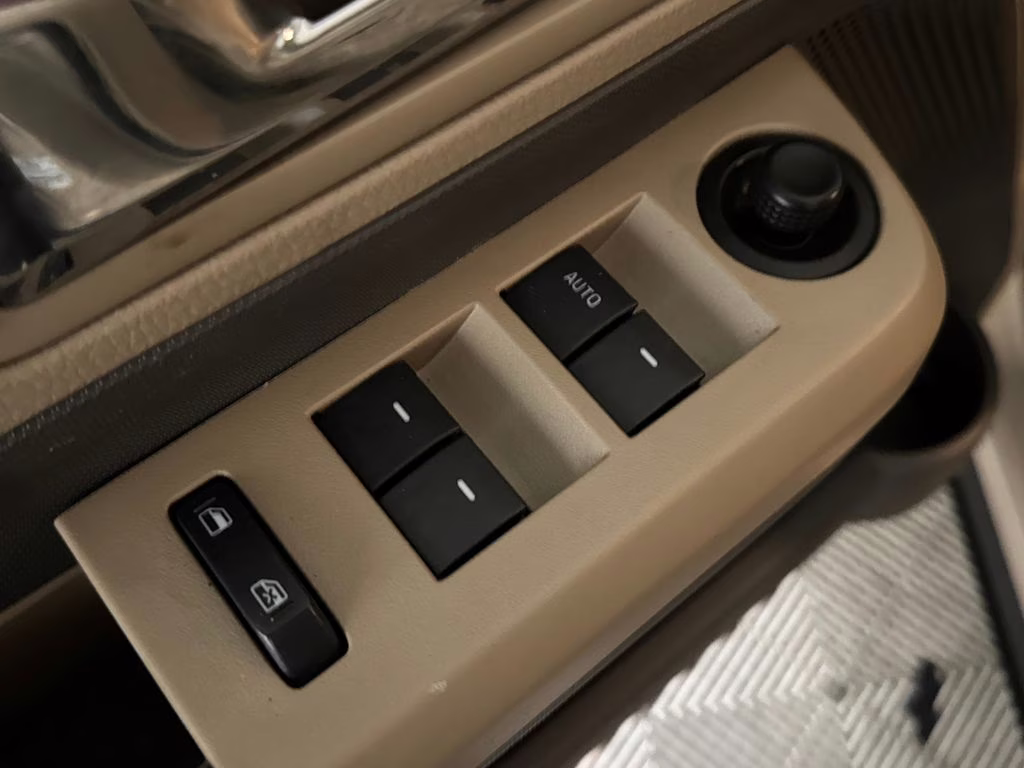 2007 Creme Brulee Clearcoat Ford Edge SEL FWD SUV