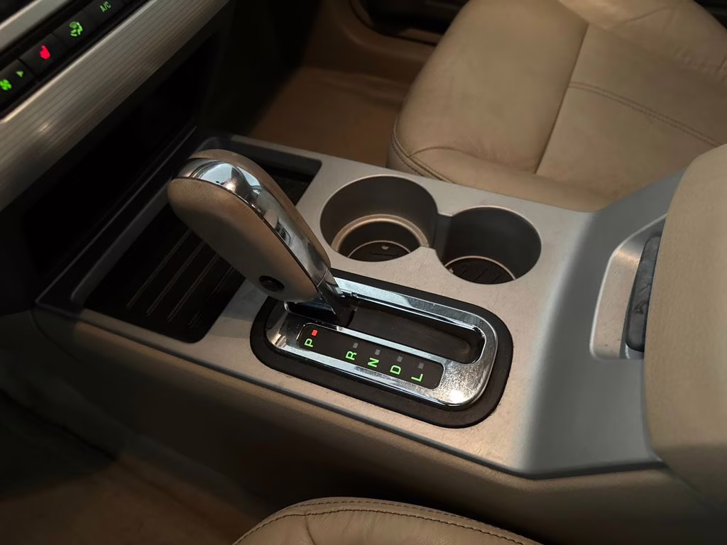 2007 Creme Brulee Clearcoat Ford Edge SEL FWD SUV