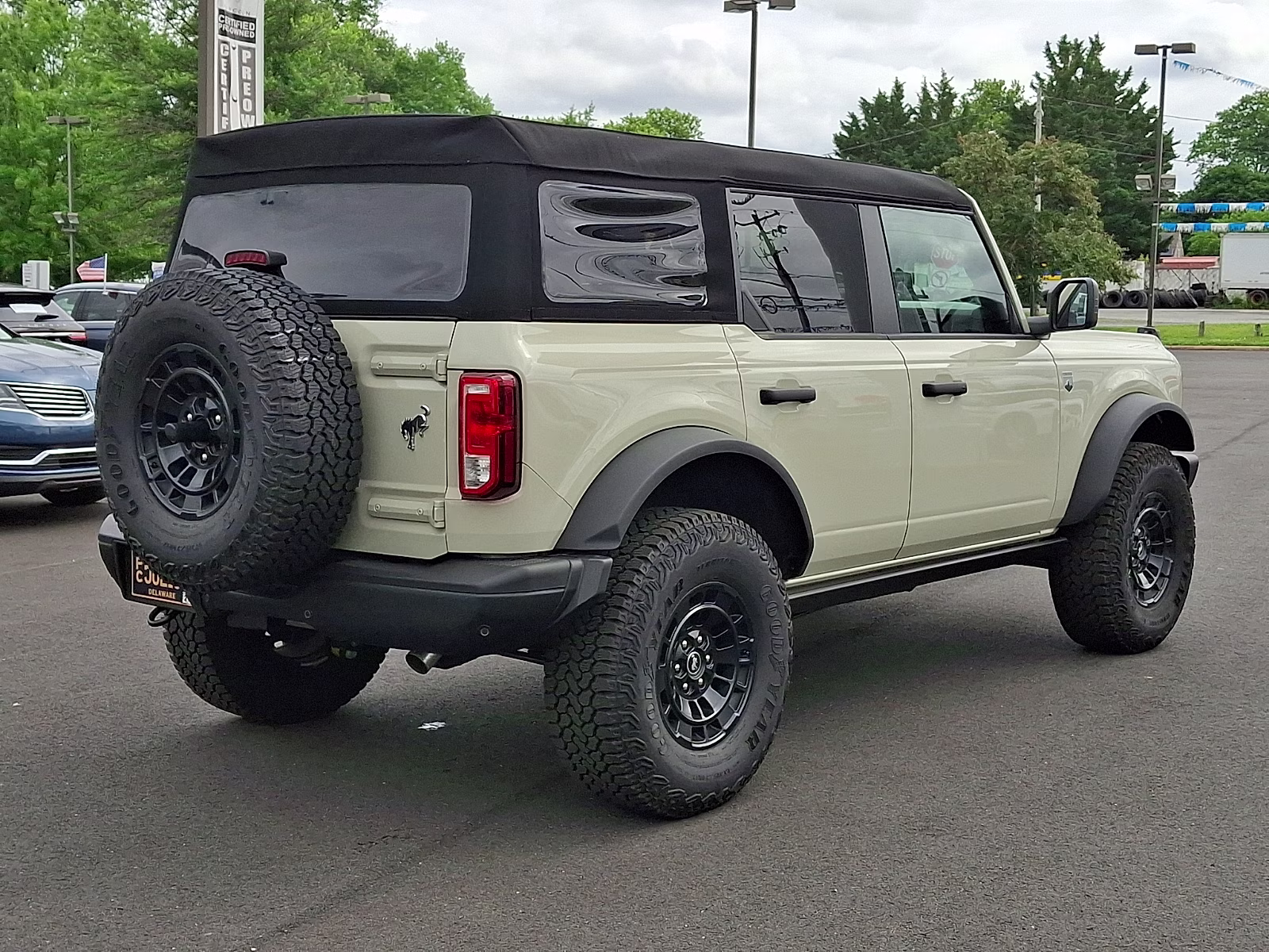 2026 Desert Sand - VA Ford Bronco Big Bend 4X4
