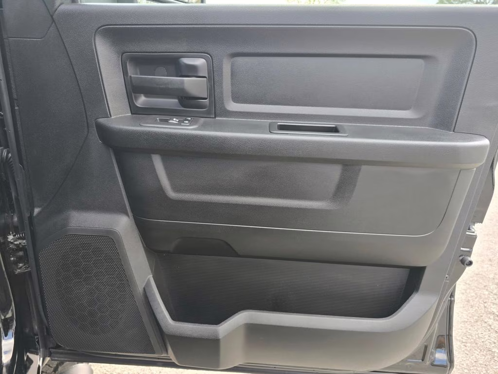 2026 Diamond Black Crystal Pearlcoat Ram 2500 Tradesman 4X4 Truck